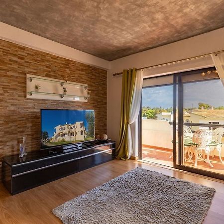 Lovely One Bedroom Apartment In Алвор Екстериор снимка