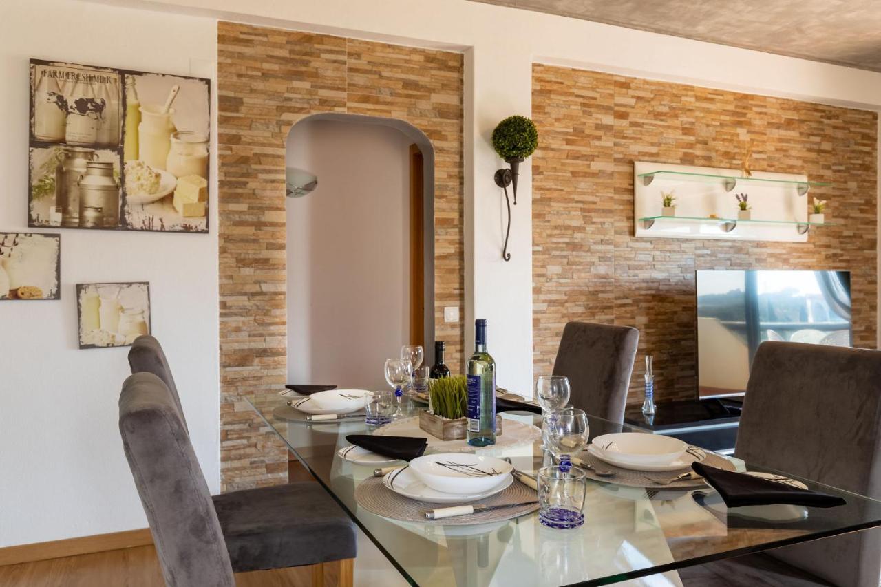 Lovely One Bedroom Apartment In Алвор Екстериор снимка
