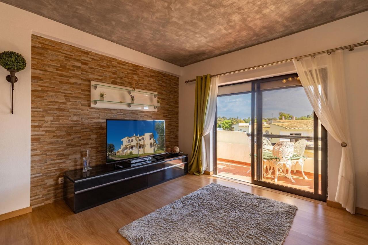 Lovely One Bedroom Apartment In Алвор Екстериор снимка
